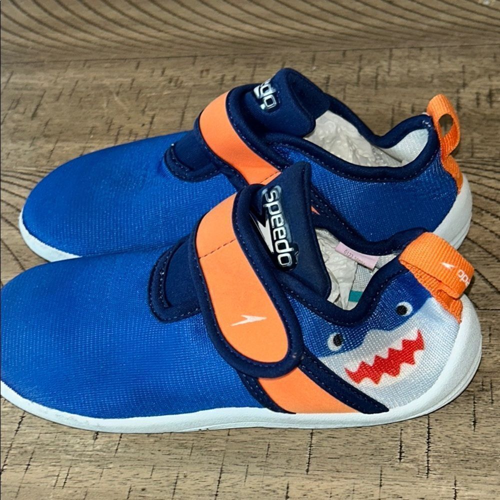 Speedo 🏖️ Water 💦 🌊 Sneakers Sharks 🦈🦈
